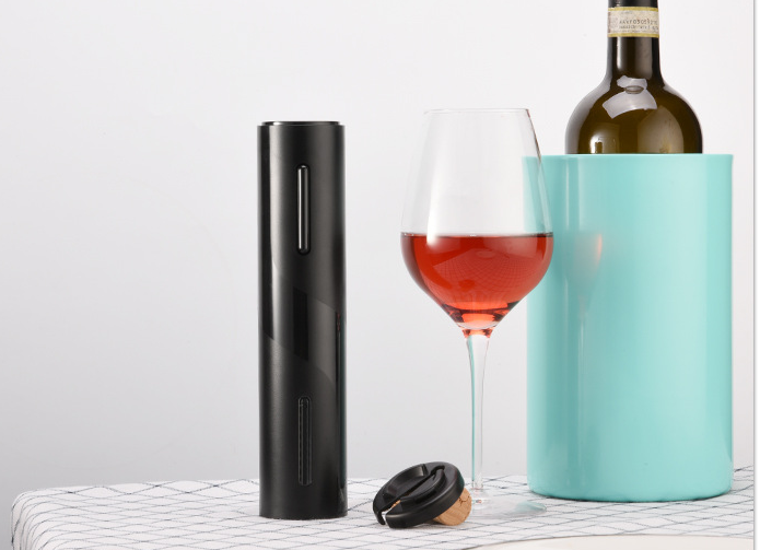 Automatic Wine Bottle Opener – Rechargeable Electric Corkscrew with Foil Cutter, 2-in-1 Aerator Pourer, and Vacuum Stopper – Cordless and Stylish Wine Opener